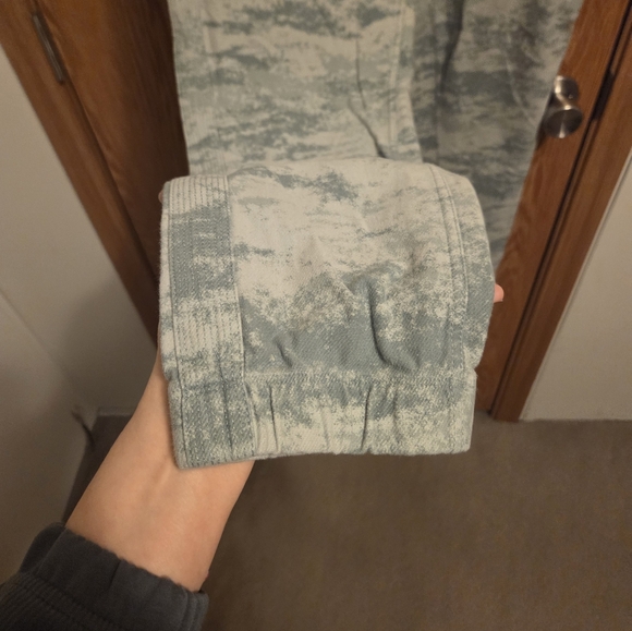 Athleta Farallon Joggers Medium Tall Women's - Picture 4 of 7